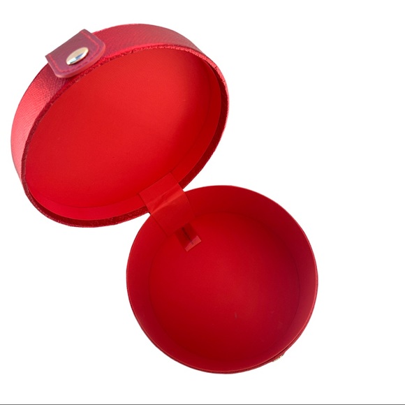 Elizabeth Arden Red Structured Circular Makeup Cosmetic Travel Case - Picture 2 of 3